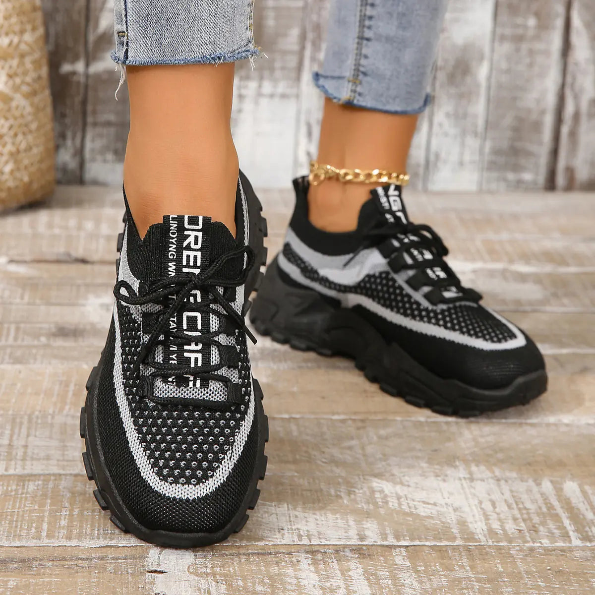 Chic Vintage Airy Sneakers