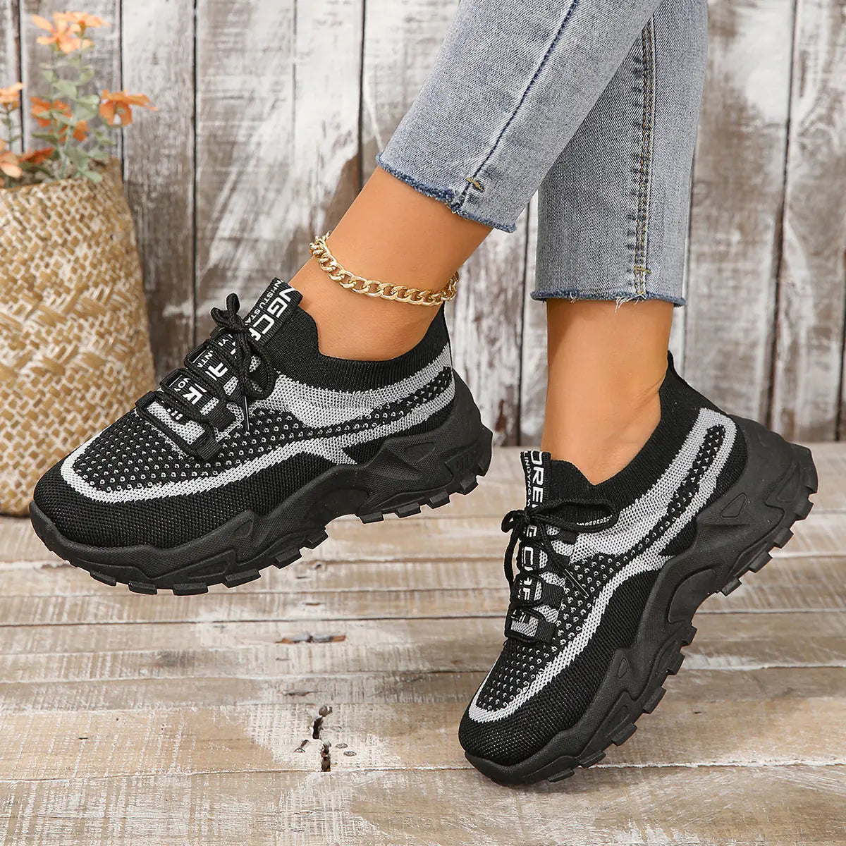 Chic Vintage Airy Sneakers