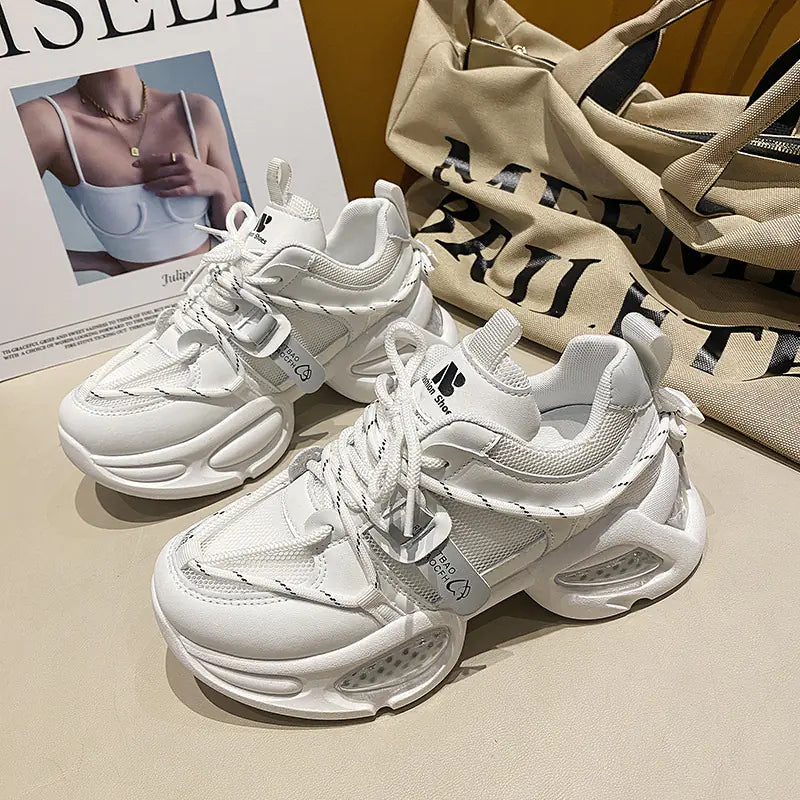 Chic Women's All-Day Sports Sneakers